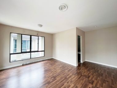 Detached house, good quality.