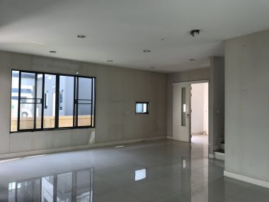 Detached house, good quality.