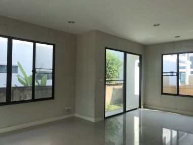 Detached house, good quality.