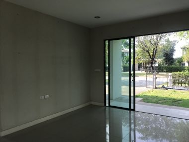 Detached house, good quality.