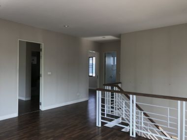 Detached house, good quality.