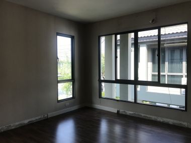 Detached house, good quality.