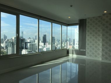 Luxury condo for rent in Lungsuan 4 Bedrooms