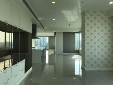 Luxury condo for rent in Lungsuan 4 Bedrooms