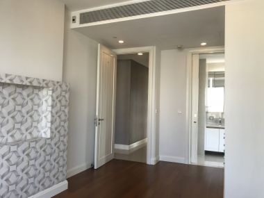 Luxury condo for rent in Lungsuan 4 Bedrooms