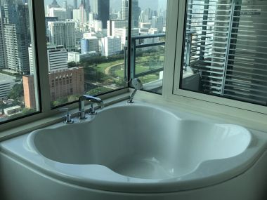 Luxury condo for rent in Lungsuan 4 Bedrooms