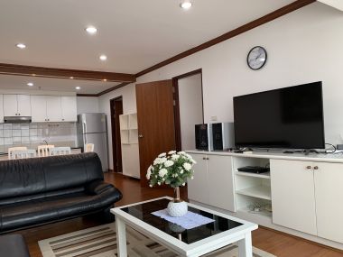 **ลดราคา**ปล่อยเช่า! !! บ้านสวนเพชร สุขุมวิท 39 ใกล้รถไฟฟ้า BTS พร้อมพงษ์ ในราคาเพียง 50, 000บาท/เดือน 2 ห้องนอน 2 ห้องน้ำ 132. 91ตรม. เฟอร์นิเจอร์ครบพร้อมเข้าอยู่