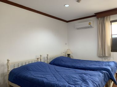 **ลดราคา**ปล่อยเช่า! !! บ้านสวนเพชร สุขุมวิท 39 ใกล้รถไฟฟ้า BTS พร้อมพงษ์ ในราคาเพียง 50, 000บาท/เดือน 2 ห้องนอน 2 ห้องน้ำ 132. 91ตรม. เฟอร์นิเจอร์ครบพร้อมเข้าอยู่