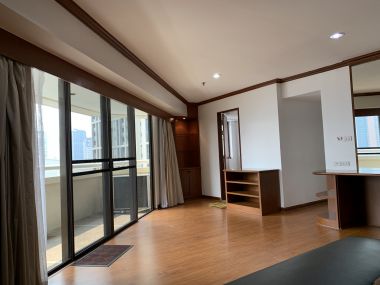 **ลดราคา**ปล่อยเช่า! !! บ้านสวนเพชร สุขุมวิท 39 ใกล้รถไฟฟ้า BTS พร้อมพงษ์ ในราคาเพียง 50, 000บาท/เดือน 2 ห้องนอน 2 ห้องน้ำ 132. 91ตรม. เฟอร์นิเจอร์ครบพร้อมเข้าอยู่