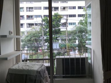 ** Hot Deal! ** For rent at The Clover Thonglor 1 Bedroom 1 Bathroom 36 sqm. 15,000 THB/month Fully furnished