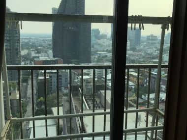 For rent at Noble Remix 1 Bedroom 1 Bathroom 45 sqm.  25,000 THB/Month Fully furnished