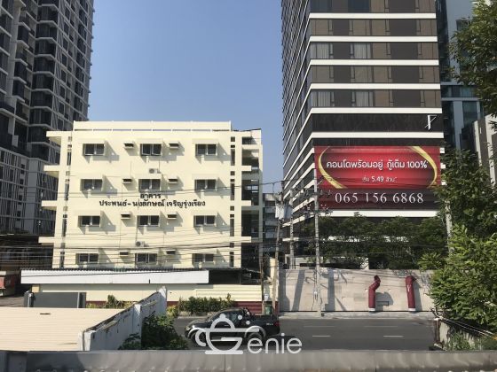 Single Detached House in Ekkamai 12 (Thonglor 10) for SALE