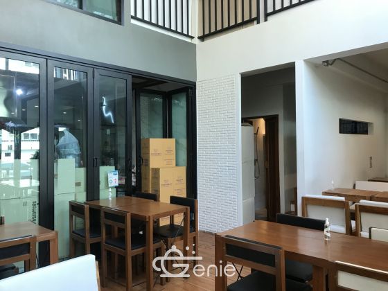 Single Detached House in Ekkamai 12 (Thonglor 10) for SALE