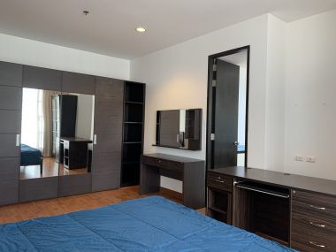 For rent! !! at CitiSmart Sukhumvit 18 3 Bedroom 2 Bathroom 50, 000/month Fully furnished (can negotiate )