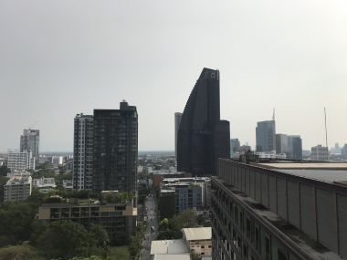 ** Super Deal! ** For rant at Noble Remix 1 Bedroom 1 Bathroom 63 sqm. corner view 37,000THB/month Fully furnished