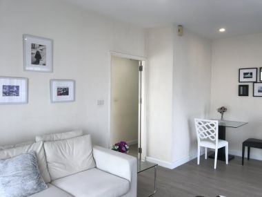** Super Deal! ** For rant at Noble Remix 1 Bedroom 1 Bathroom 63 sqm. corner view 37,000THB/month Fully furnished