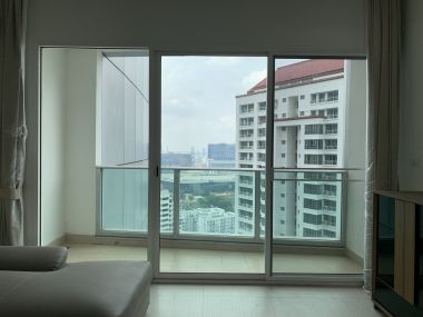 HOT++ For rent at Millennium Residence Condominium Style Luxury 3 Bedroom 3 Bathroom Size 148 Sqm. 25th Floor75,000THB/month Fully furnished