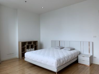 HOT++ For rent at Millennium Residence Condominium Style Luxury 3 Bedroom 3 Bathroom Size 148 Sqm. 25th Floor75,000THB/month Fully furnished