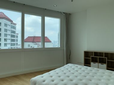 HOT++ For rent at Millennium Residence Condominium Style Luxury 3 Bedroom 3 Bathroom Size 148 Sqm. 25th Floor75,000THB/month Fully furnished