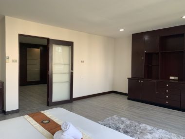 For rent! ! ! at The Waterford Park Sukhumvit 53 1 Bedroom 1 Bathroom 18, 000/month Fully furnished