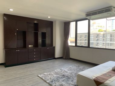 For rent! ! ! at The Waterford Park Sukhumvit 53 1 Bedroom 1 Bathroom 18, 000/month Fully furnished