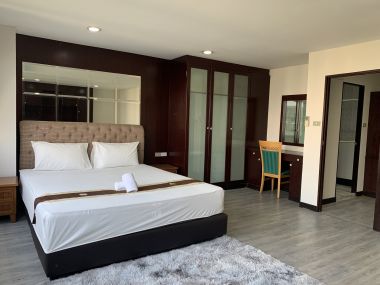 For rent! ! ! at The Waterford Park Sukhumvit 53 1 Bedroom 1 Bathroom 18, 000/month Fully furnished