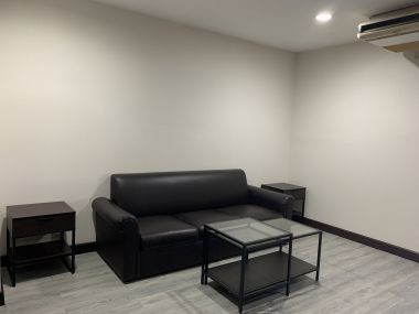 For rent! ! ! at The Waterford Park Sukhumvit 53 1 Bedroom 1 Bathroom 18, 000/month Fully furnished