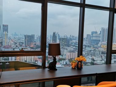 Sell The Line Phahonyothin Park, near bts 5, Lat Phrao intersection, shopping area