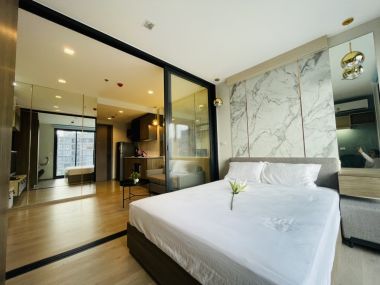 Sell The Line Phahonyothin Park, near bts 5, Lat Phrao intersection, shopping area