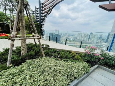 Sell The Line Phahonyothin Park, near bts 5, Lat Phrao intersection, shopping area