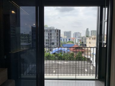 Sell The Line Phahonyothin Park, near bts 5, Lat Phrao intersection, shopping area