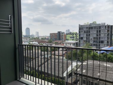 Sell The Line Phahonyothin Park, near bts 5, Lat Phrao intersection, shopping area