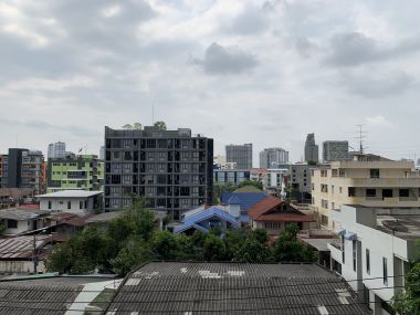 Sell The Line Phahonyothin Park, near bts 5, Lat Phrao intersection, shopping area