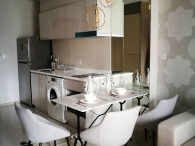 Cozy unit for rent on Wireless