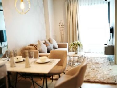 Cozy unit for rent on Wireless