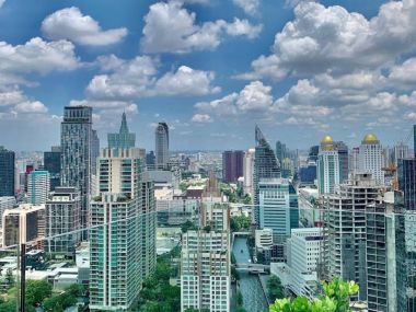 Cozy unit for rent on Wireless