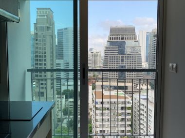 For rent! !! at Rhythm Sathorn - Narathiwas 1 Bedroom 1 Bathroom 20, 000THB/month Fully furnished