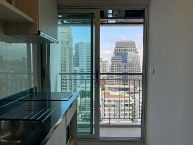 For rent! !! at Rhythm Sathorn - Narathiwas 1 Bedroom 1 Bathroom 20, 000THB/month Fully furnished