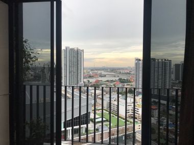 Owner seller]The Tree Interchange tower B, 28th floor River view,Ready to move in Next to Tao Poon BTS station, close Gate way Bangsue department store