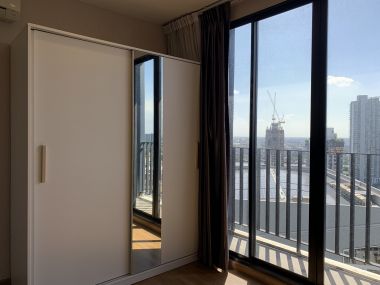 Owner seller]The Tree Interchange tower B, 28th floor River view,Ready to move in Next to Tao Poon BTS station, close Gate way Bangsue department store