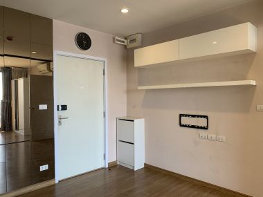 Owner seller]The Tree Interchange tower B, 28th floor River view,Ready to move in Next to Tao Poon BTS station, close Gate way Bangsue department store