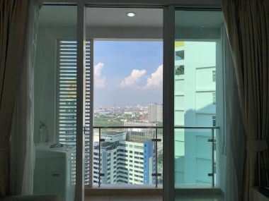 ** Hot Deal! **คอนโดให้เช่า T. C. Green (ที. ซี. กรีน) ในราคาเพียง 12,000บาท/เดือน 1 ห้องนอน 1 ห้องน้ำ 40 ตรม. ใกล้ MRT พระราม 9 เฟอร์นิเจอร์ครบพร้อมเข้าอยู่