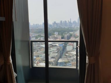 Best View in the Project!! Same View as Swimming Pool!! 55 Sq.m Condo for SALE at The Lumpini 24!! Best PRICE for High Floor Unit!!