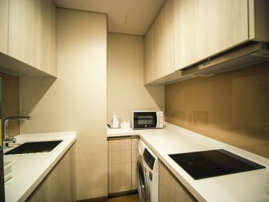 Best View in the Project!! Same View as Swimming Pool!! 55 Sq.m Condo for SALE at The Lumpini 24!! Best PRICE for High Floor Unit!!