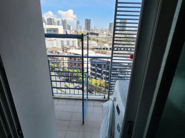 Best View Best Price in Krungthonburi!! 66 Sq.m Spacious Room for SALE at The Niche Taksin