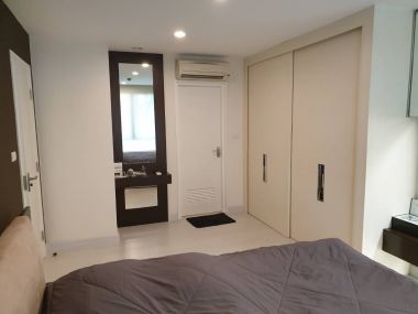 Room Looks Brand New!! 71 Sq.m Condo for SALE at The Bangkok Sathorn - Taksin located in front of BTS Krung Thonburi!!