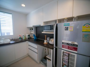 Room Looks Brand New!! 71 Sq.m Condo for SALE at The Bangkok Sathorn - Taksin located in front of BTS Krung Thonburi!!