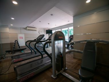 Room Looks Brand New!! 71 Sq.m Condo for SALE at The Bangkok Sathorn - Taksin located in front of BTS Krung Thonburi!!