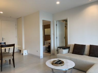 Room Looks Brand New!! 71 Sq.m Condo for SALE at The Bangkok Sathorn - Taksin located in front of BTS Krung Thonburi!!