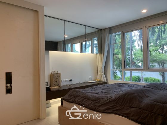 Room Looks Brand New!! 71 Sq.m Condo for SALE at The Bangkok Sathorn - Taksin located in front of BTS Krung Thonburi!!